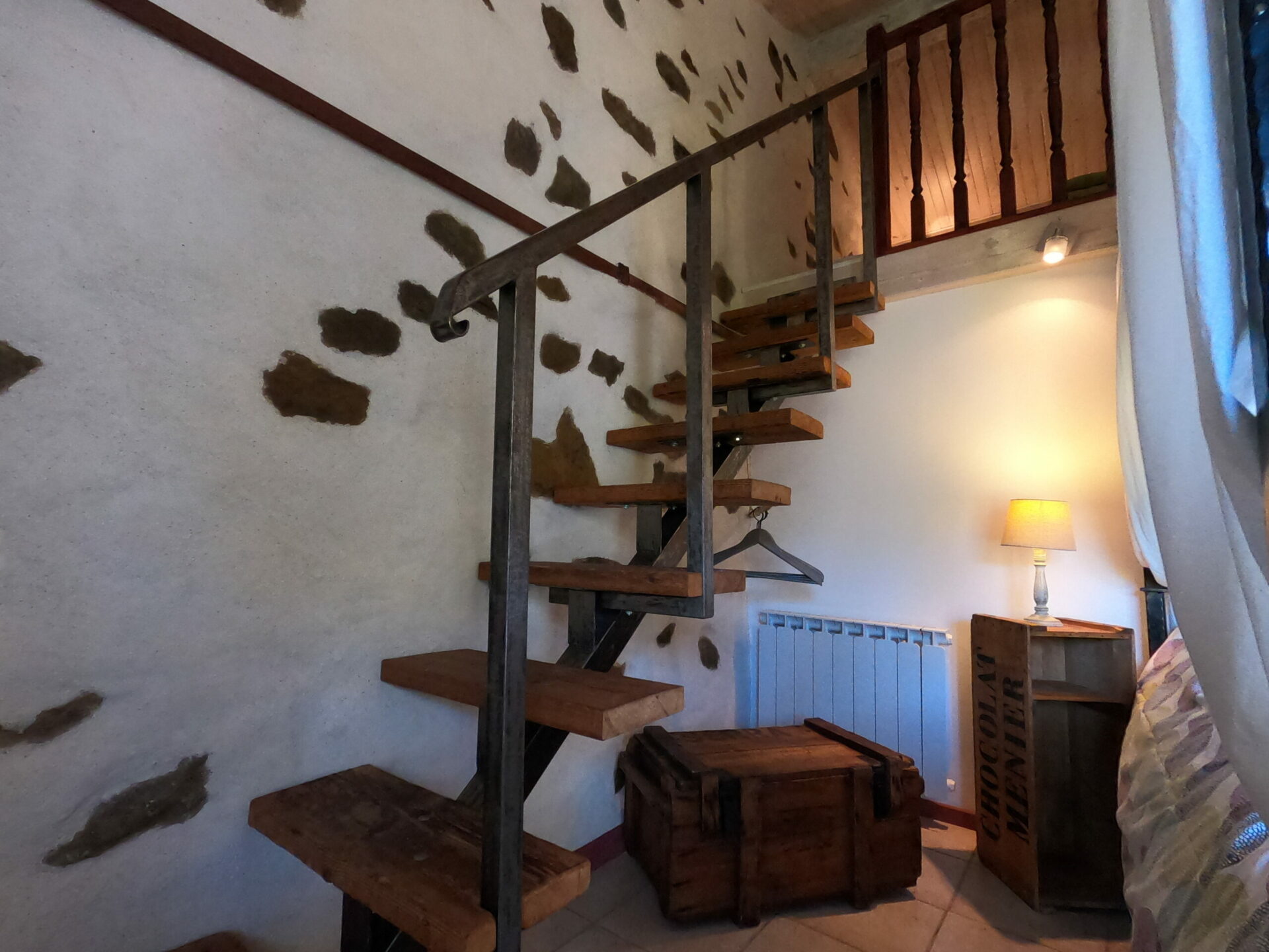 escalier du logement pour groupe de vacances à la mer