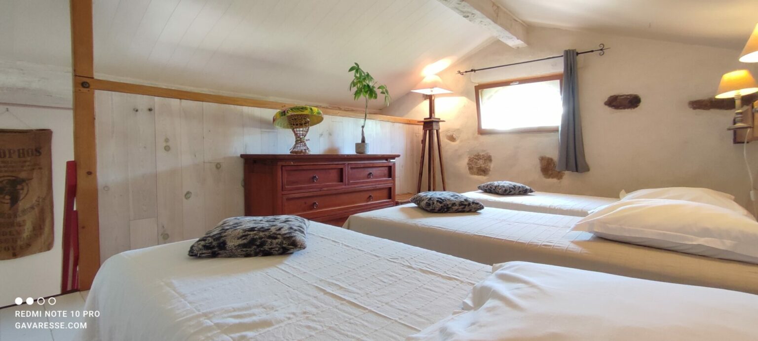 Chambre 7 Gîte Orangeraie 3 lits simples 90x190 enfants groupe Le Pradet