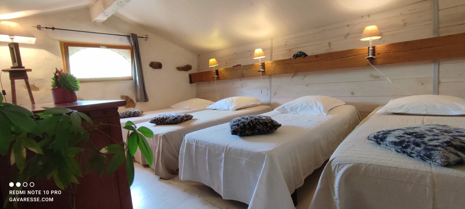 Chambre 7 Gîte Orangeraie 4 lits individuels Pradet hébergement grande capacité