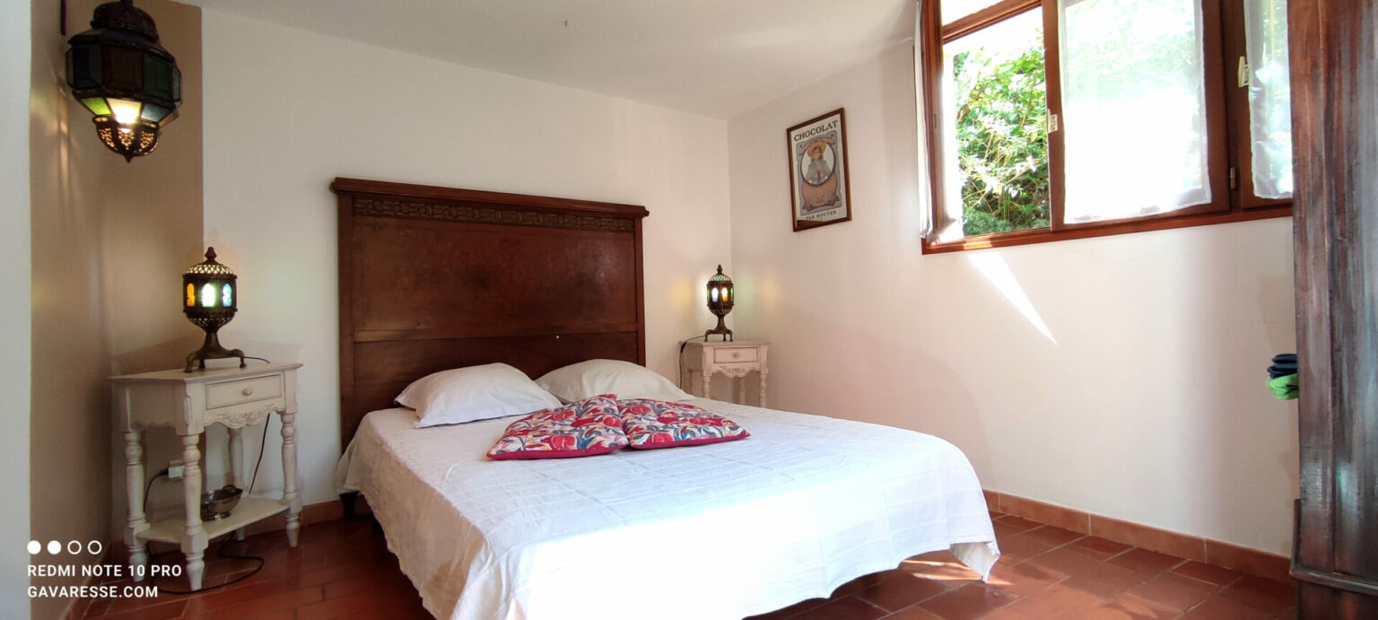 Chambre 1 Gîte Le Pradet Lit double 140x190 Accès jardin Hammacs Le Pradet