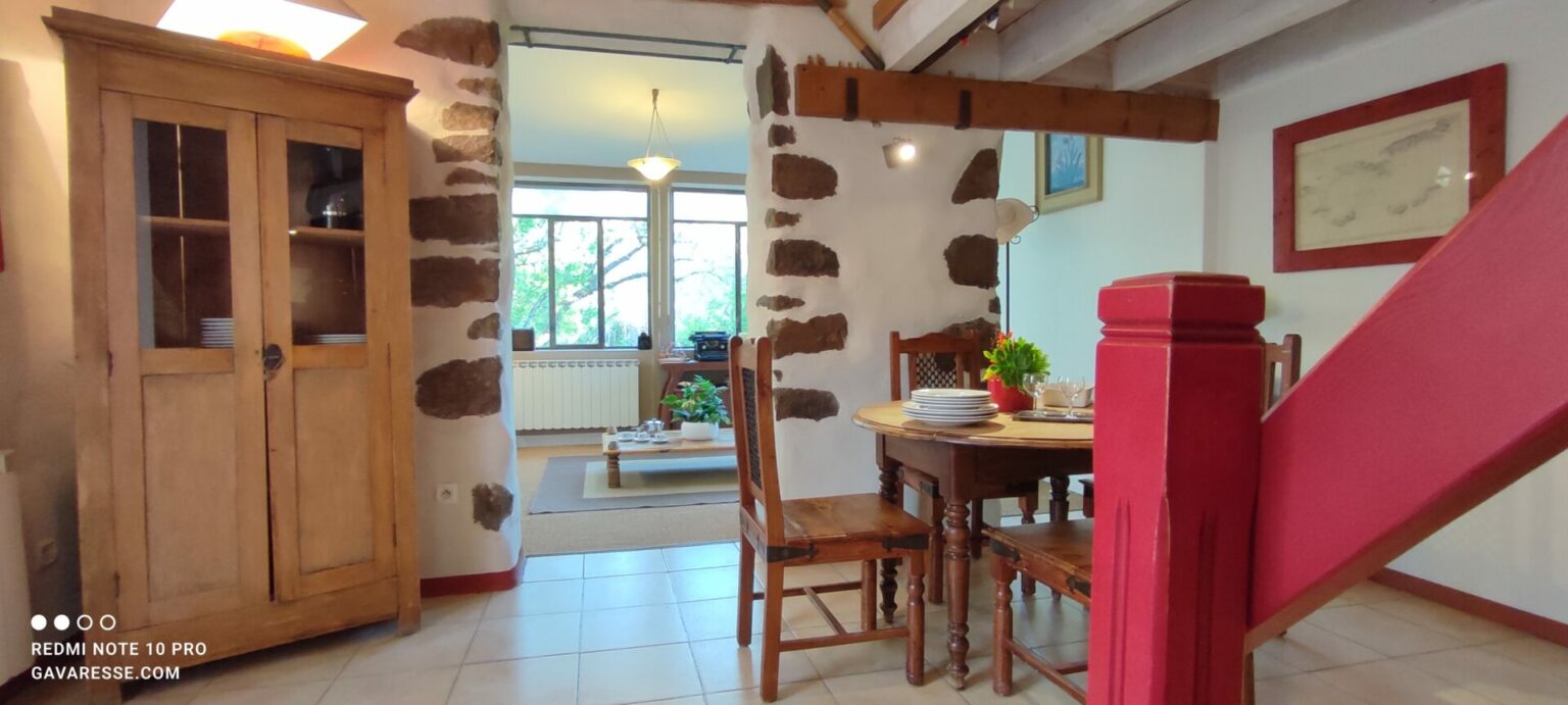 Séjour lumineux Gîte l'Orangeraie Salon spacieux Le Pradet