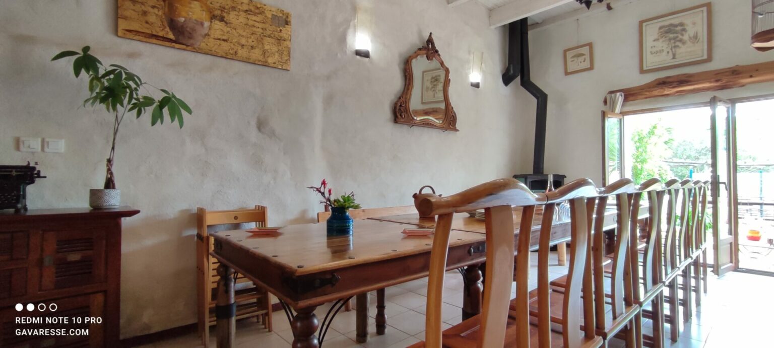 Séjour Gîte La Fenière Poêle à bois Hiver Chaleureux Pradet